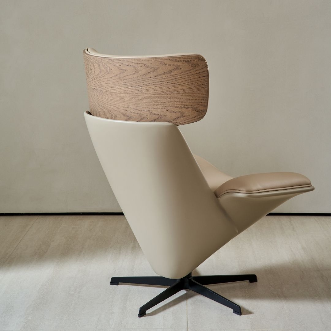 BEACON Bolo Lounge Chair MSTV-XY017 with plush upholstery and modern armchair design, shown in a cozy living room setting.