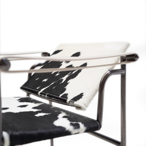 BEACON DJDG Classic Lounge Chair CC213 with adjustable back, cushioned seat, and wooden legs for comfortable relaxation.