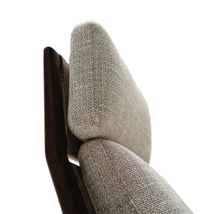 Modern HOMAGE KOLTUK Lema Lounge Chair Lema006 with sleek design and cushioned seat, perfect for living room relaxation.